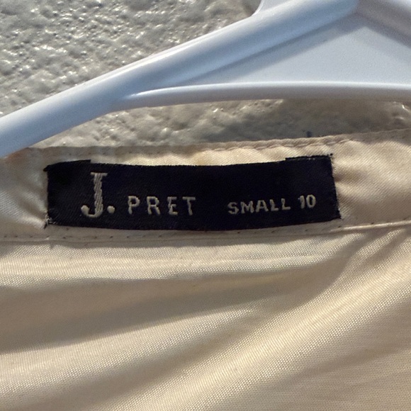 Elegant Yellow Cream Embellished Kurta - Picture 2 of 6